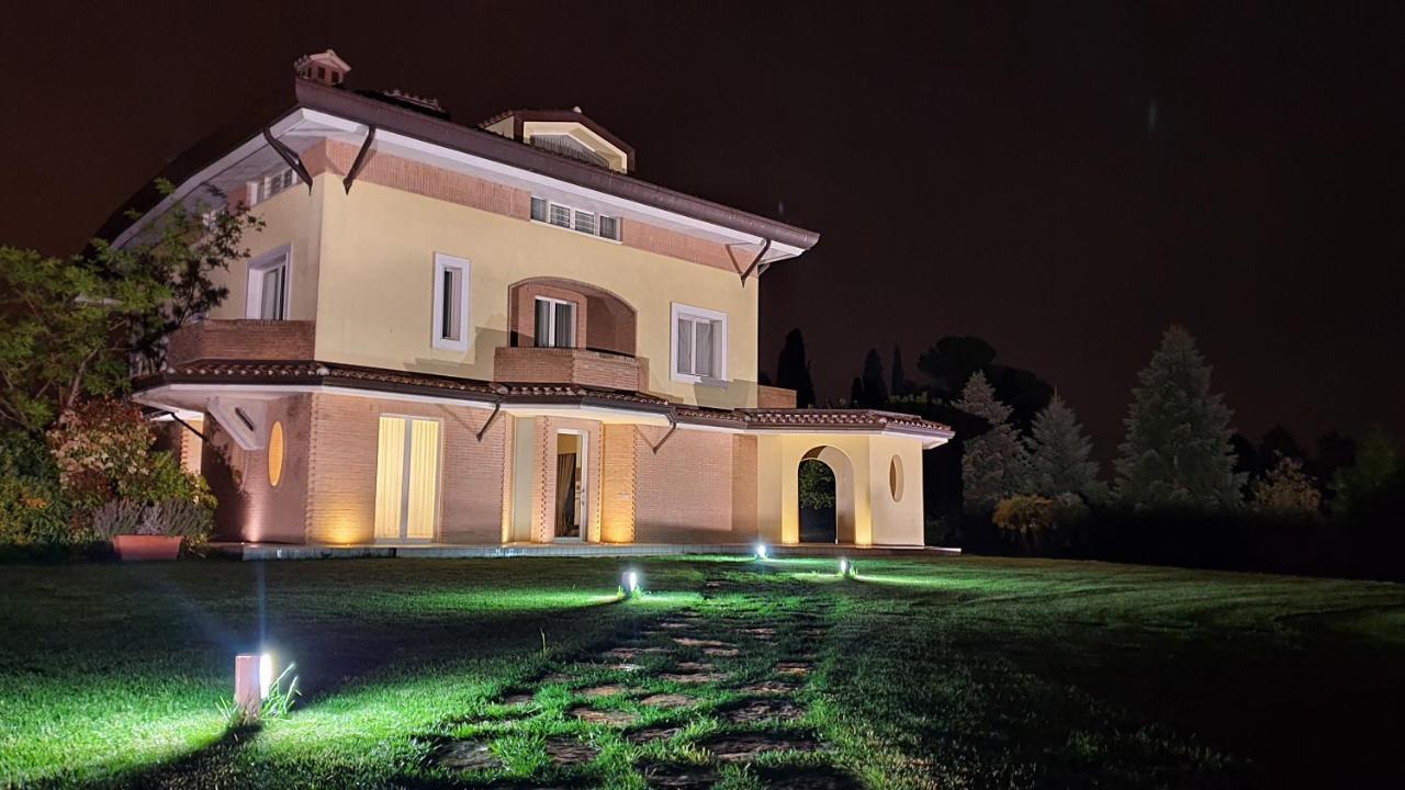 Villa Parco Fibonacci Montefano Exterior foto